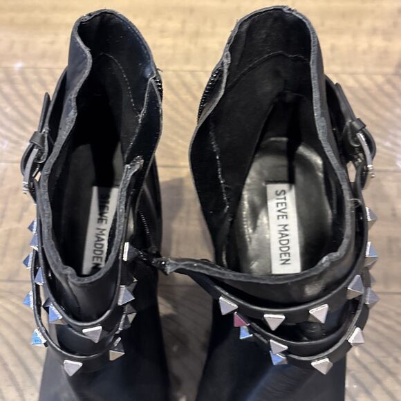 Steve Madden Ankle Boots size 9 Black Leather Studded Black Pointed Bootie - Picture 5 of 7